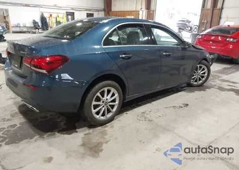 2020 Mercedes-Benz A 220 4Matic z USA, uszkodzony, nr VIN W1K3G4FB1LW045836